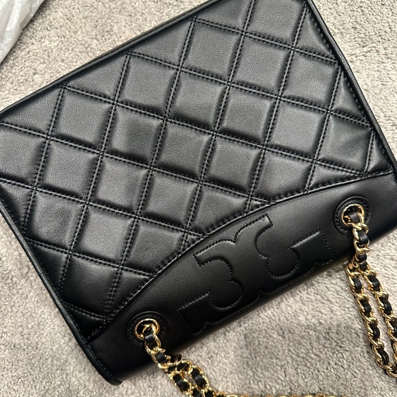 Tory Burch Black Quilted Shoulder Bag and Wallet - Picture 5 of 10